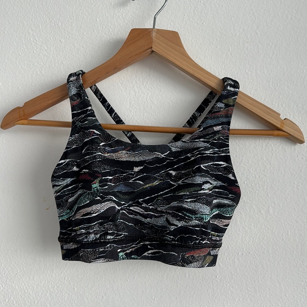 Size 6 Lululemon sports bra.